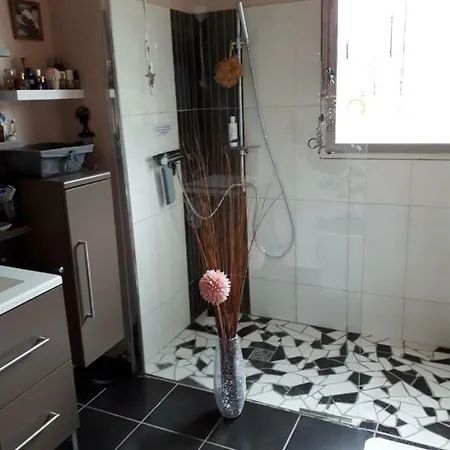 Chez Habitant Homestay Saintes
